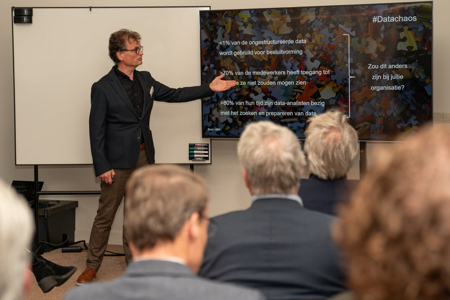 Presentatie over data tijdens een themasessie
